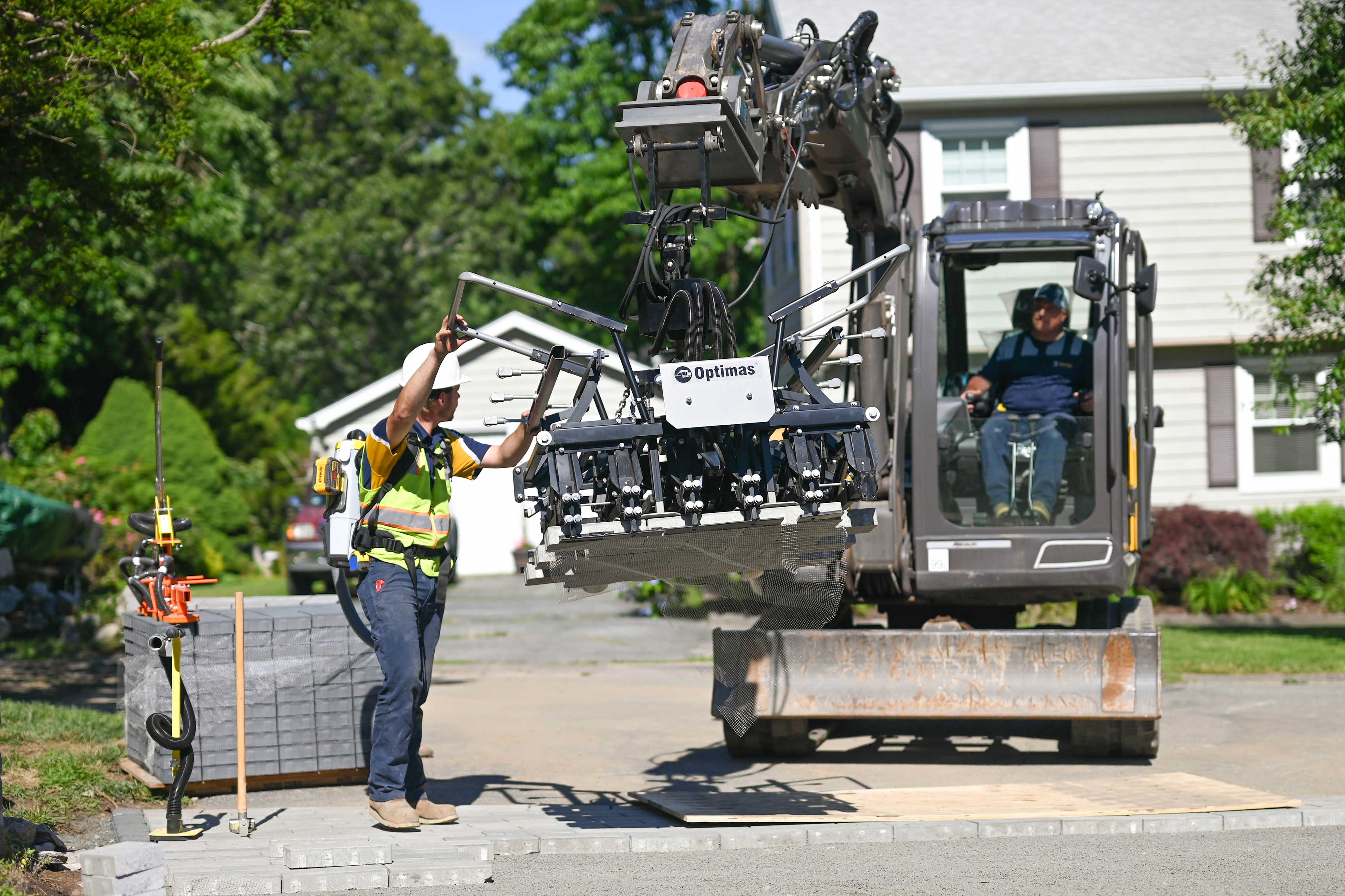 Optimas Multi 6 Paver Clamp