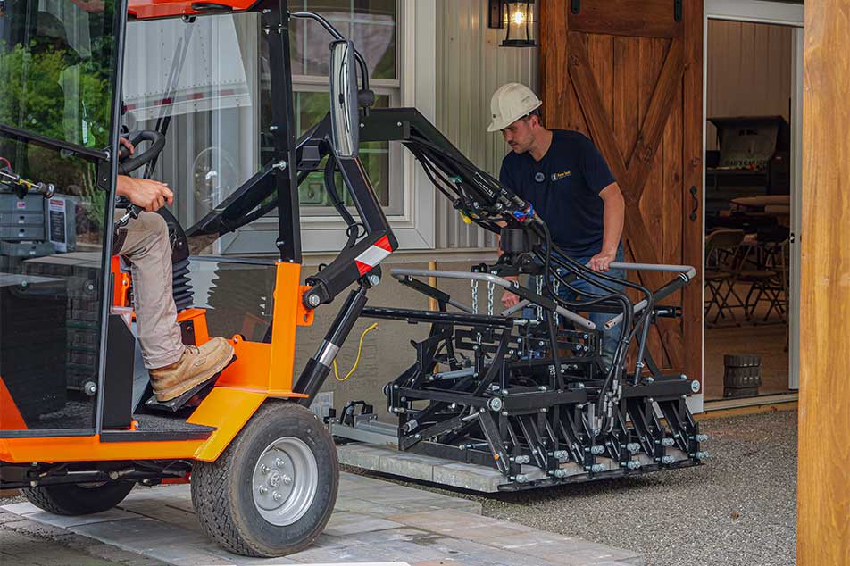 P22 Pacer - Paver Laying Machine