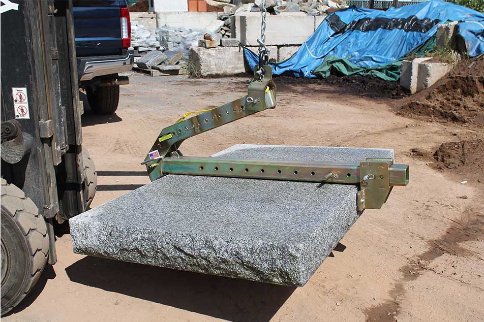 Quick-E-BL 3000 Picking up Heavy Stone Landing