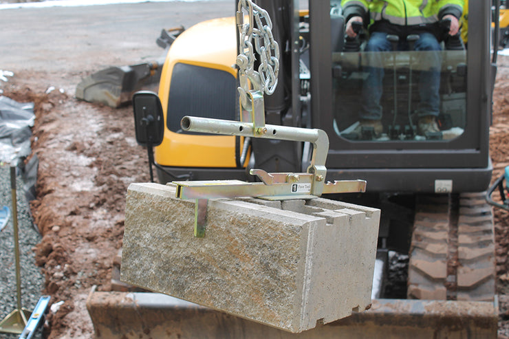 Quick-E-BL 180 Clamp Picking up Single Wall Block